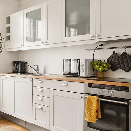 Fit For Two Families! 8 Bedrooms! 2 Bathrooms! 아파트 베르겐
