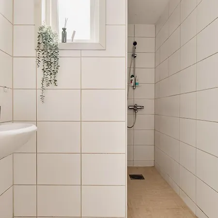 Апартаменты Fit For Two Families! 8 Bedrooms! 2 Bathrooms! Берген