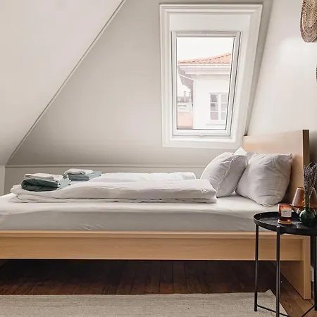 Fit For Two Families! 8 Bedrooms! 2 Bathrooms! Apartment Bergen